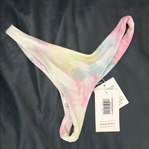 Dippin’ Daisys Seaport Bottom